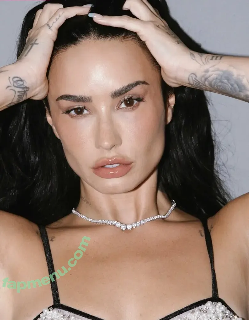 Demi Lovato nude photo #1110 (ddlovato)