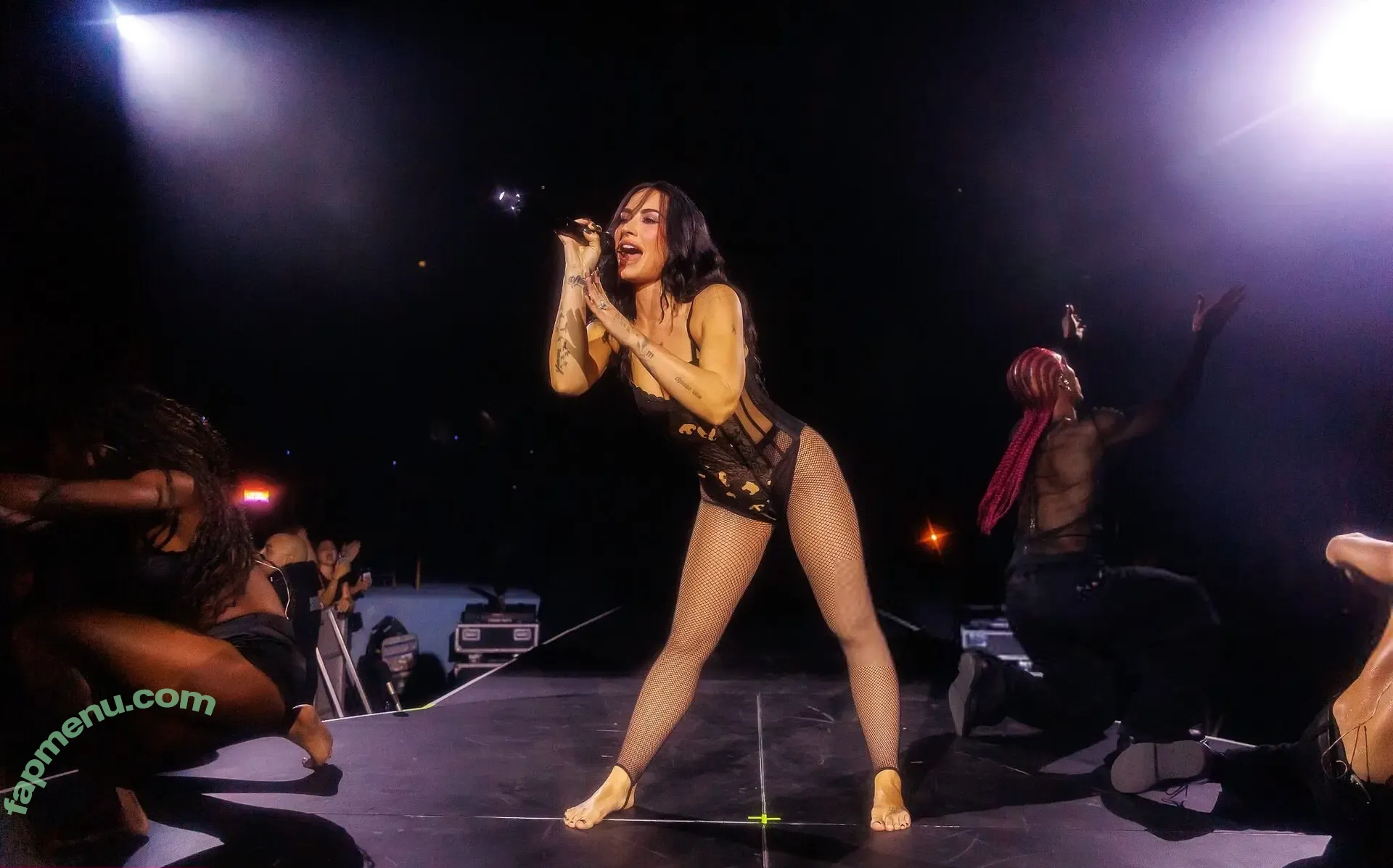 Demi Lovato nude photo #1124 (ddlovato)