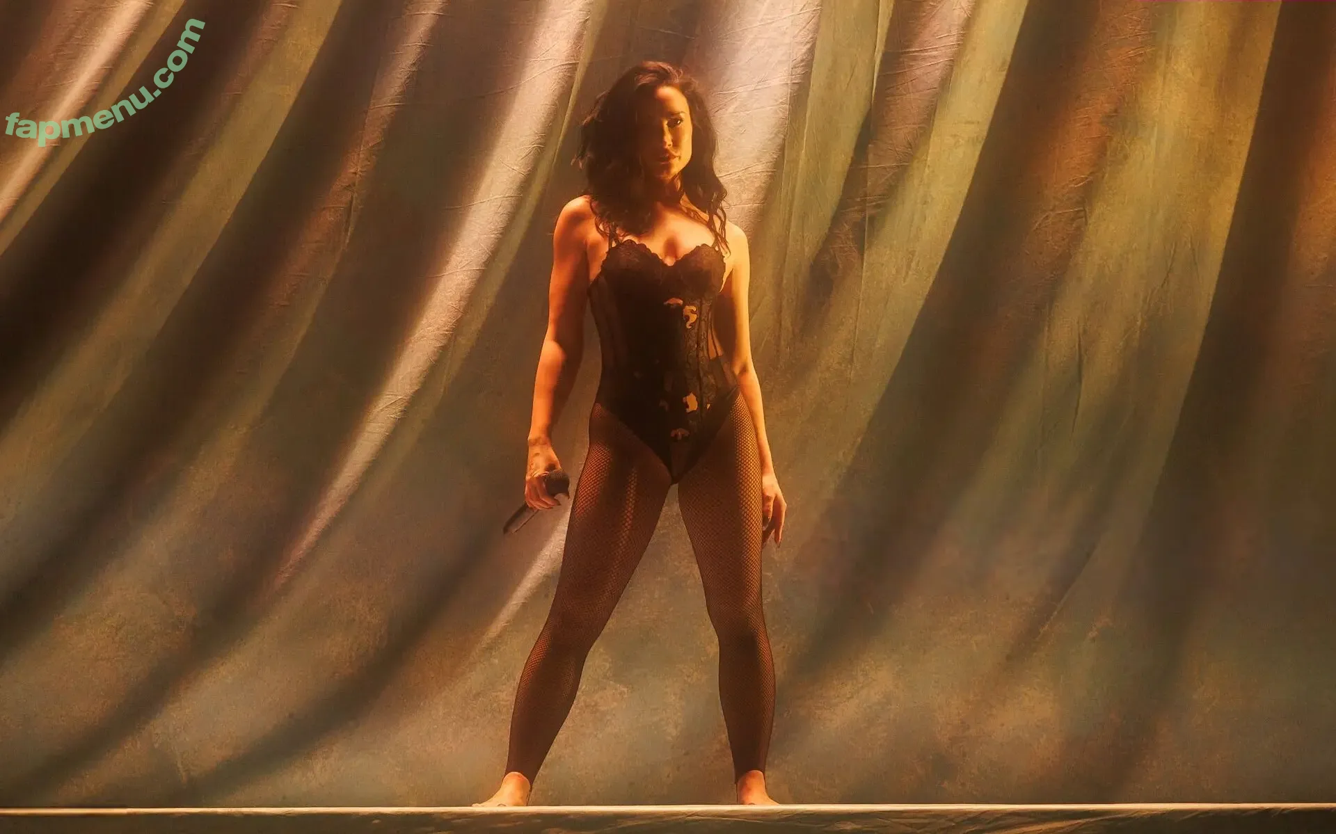 Demi Lovato nude photo #1134 (ddlovato)