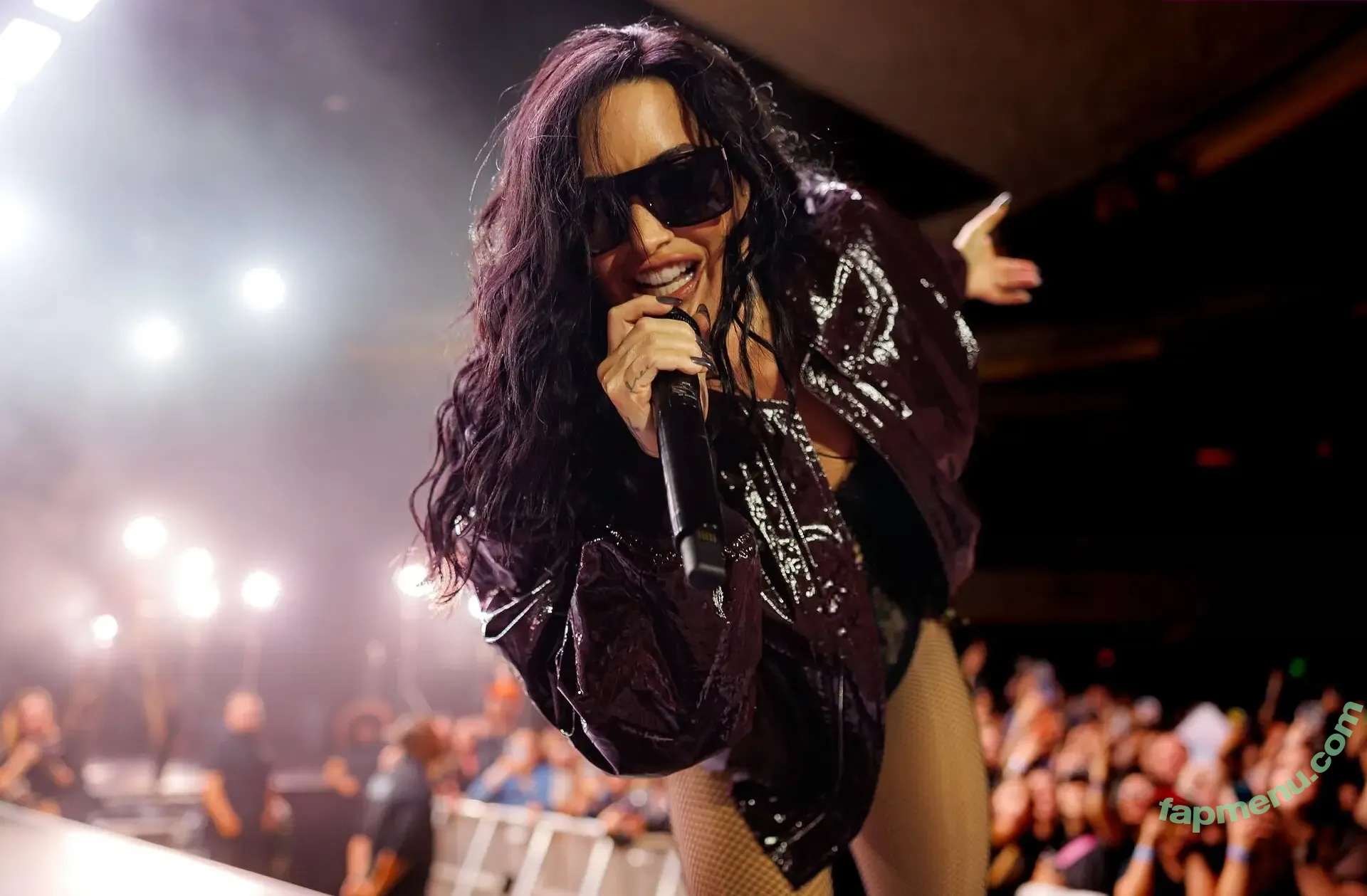 Demi Lovato nude photo #1149 (ddlovato)