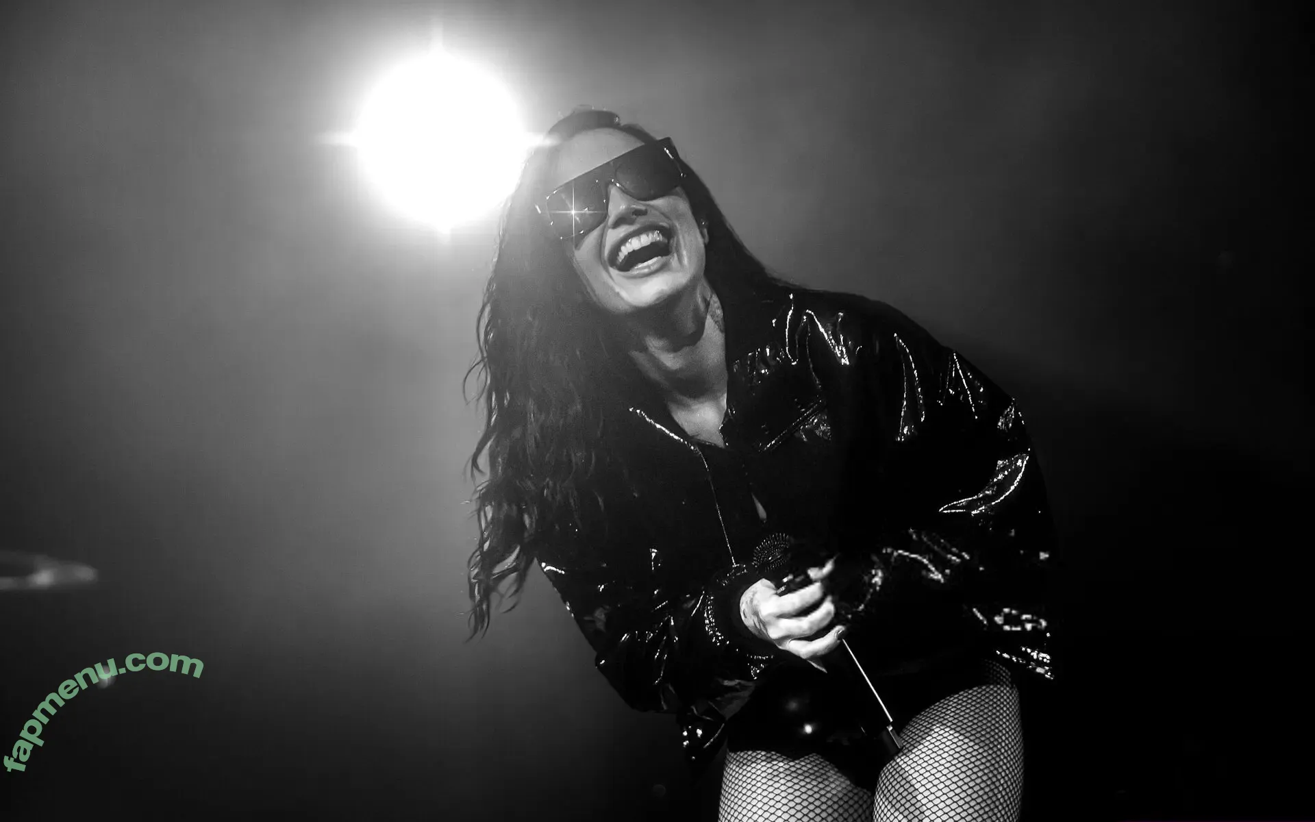 Demi Lovato nude photo #1157 (ddlovato)