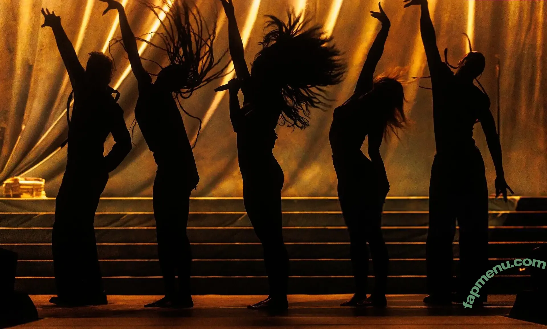 Demi Lovato nude photo #1158 (ddlovato)