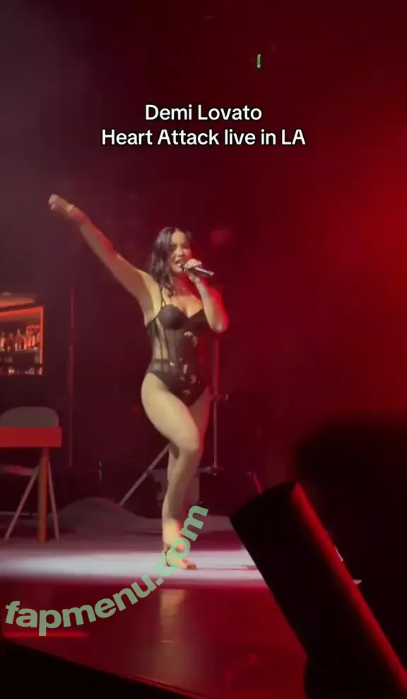 Demi Lovato nude photo #1168 (ddlovato)