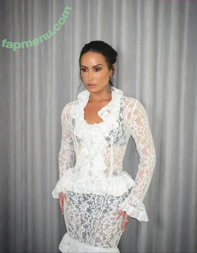 Demi Lovato nude photo #1175 (ddlovato)