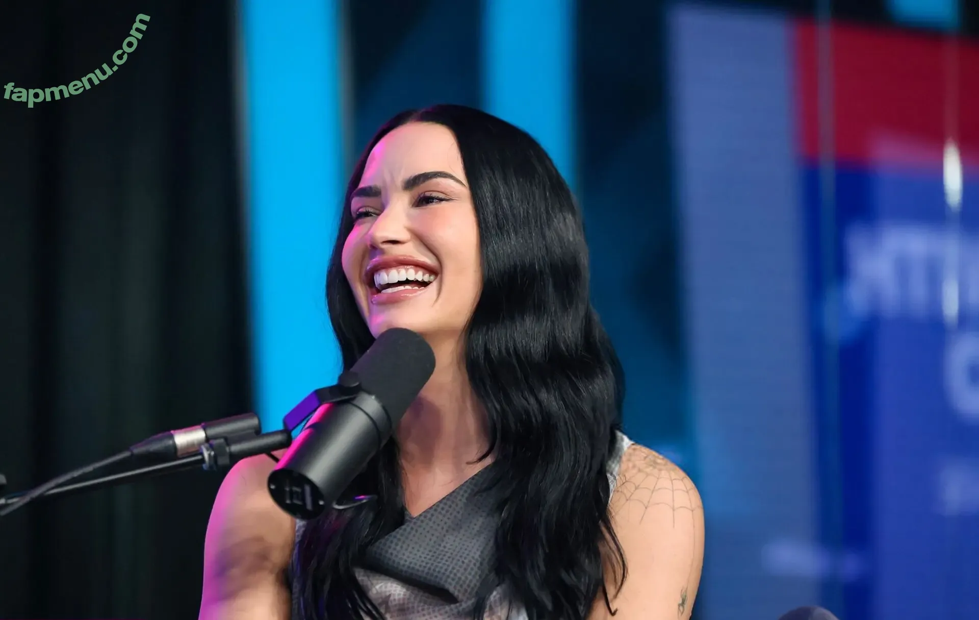 Demi Lovato nude photo #1181 (ddlovato)