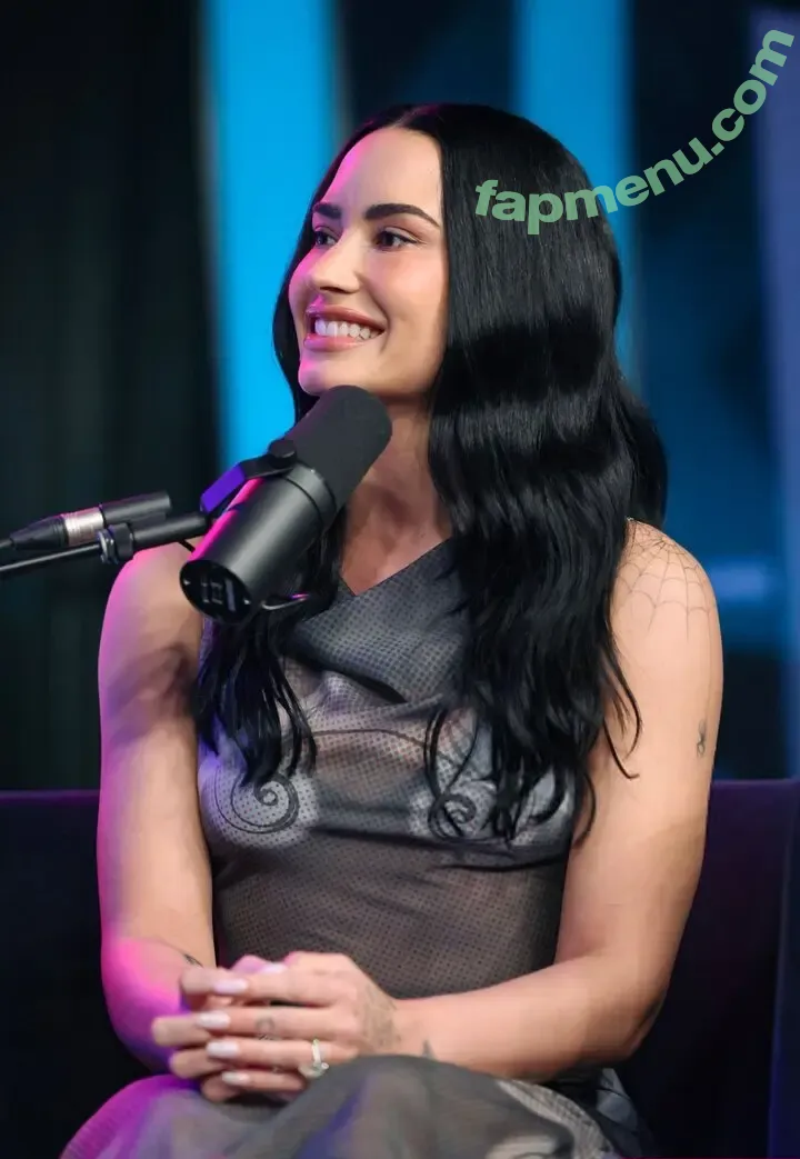 Demi Lovato nude photo #1186 (ddlovato)