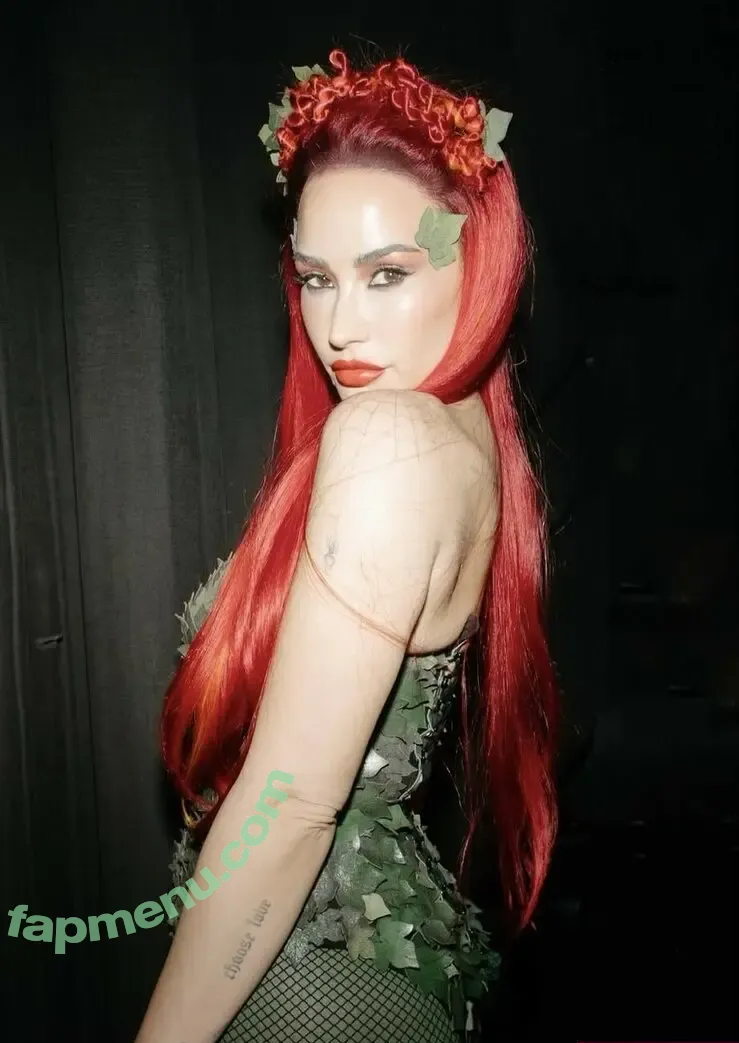 Demi Lovato nude photo #1194 (ddlovato)