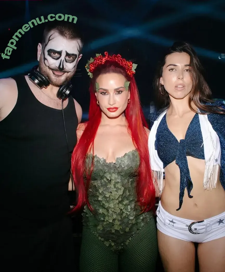 Demi Lovato nude photo #1199 (ddlovato)