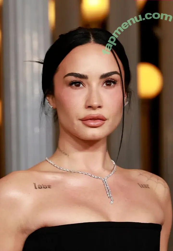 Demi Lovato nude photo #1207 (ddlovato)