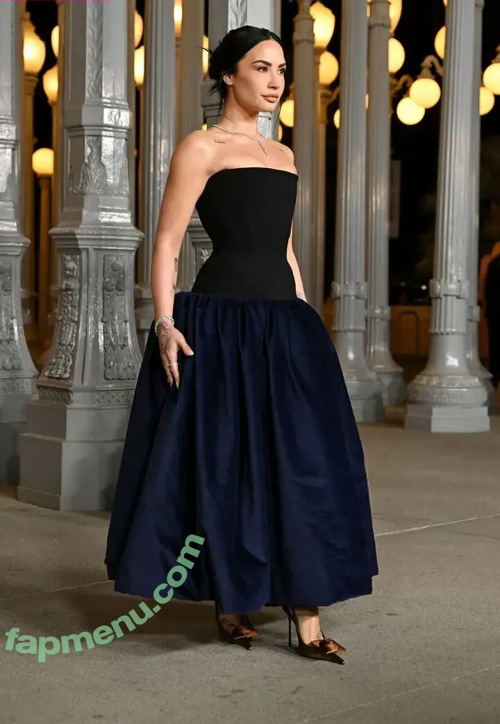 Demi Lovato nude photo #1214 (ddlovato)