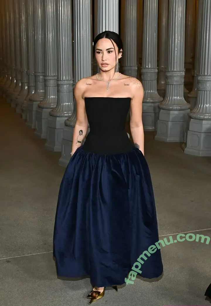 Demi Lovato nude photo #1216 (ddlovato)