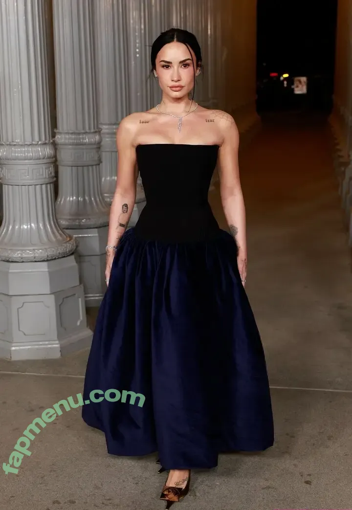 Demi Lovato nude photo #1228 (ddlovato)