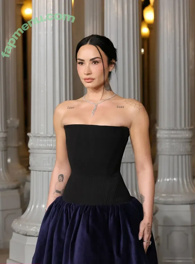 Demi Lovato nude photo #1231 (ddlovato)