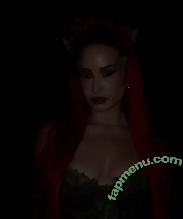 Demi Lovato nude photo #1242 (ddlovato)