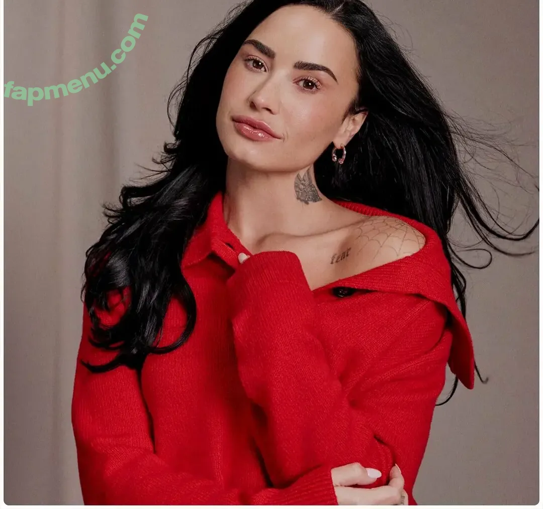 Demi Lovato nude photo #1245 (ddlovato)