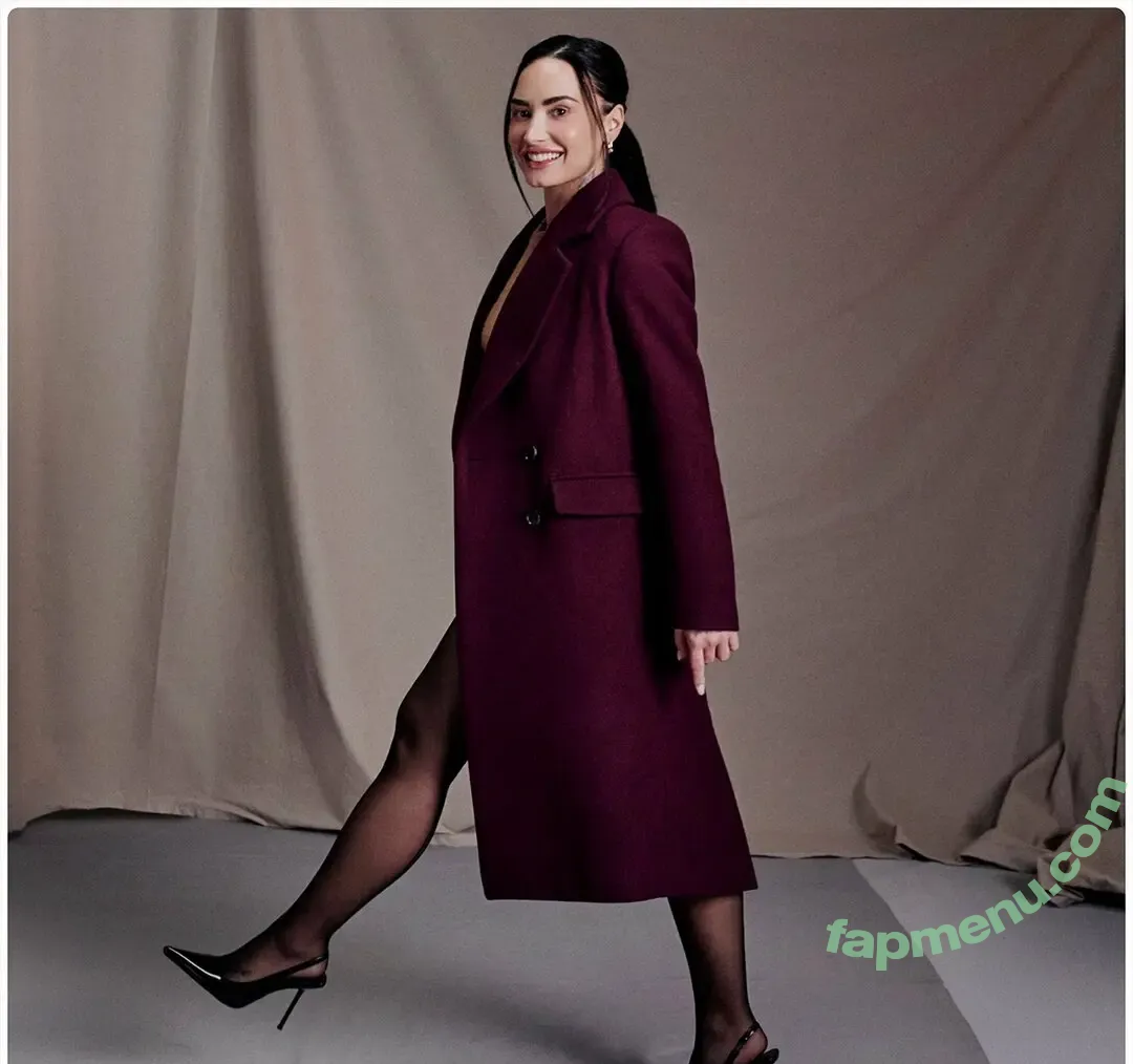 Demi Lovato nude photo #1249 (ddlovato)