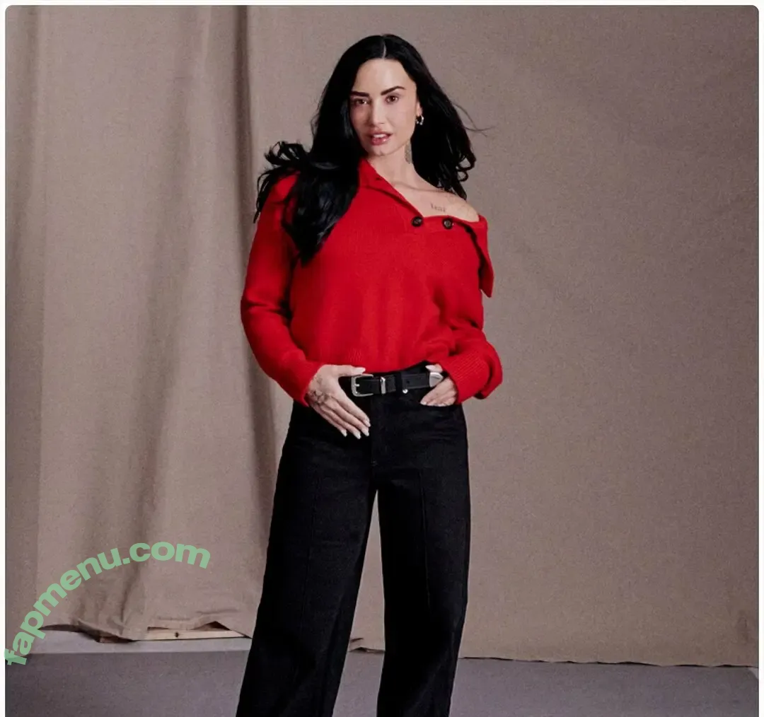 Demi Lovato nude photo #1250 (ddlovato)