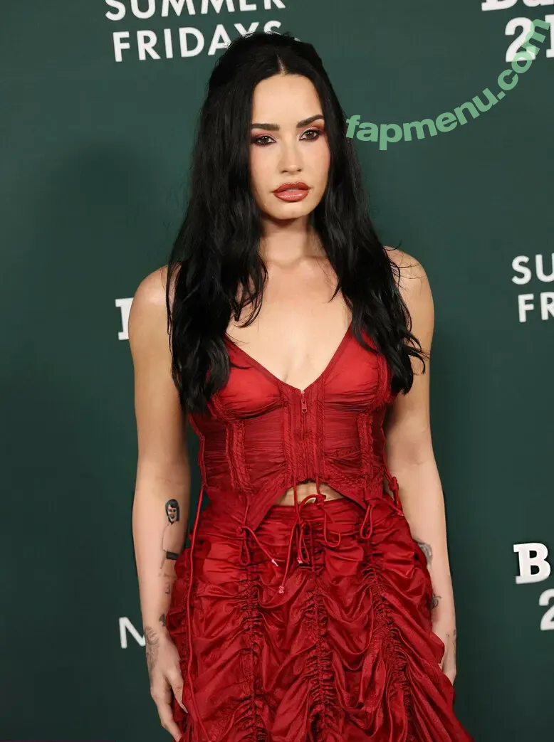 Demi Lovato nude photo #1268 (ddlovato)