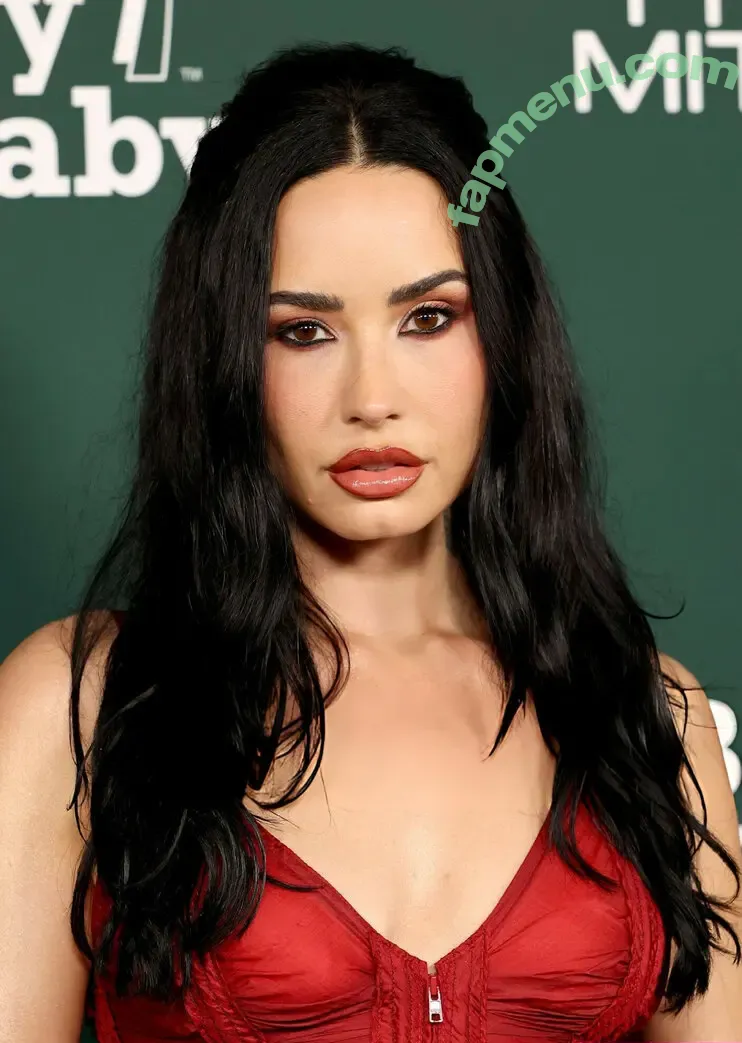 Demi Lovato nude photo #1271 (ddlovato)