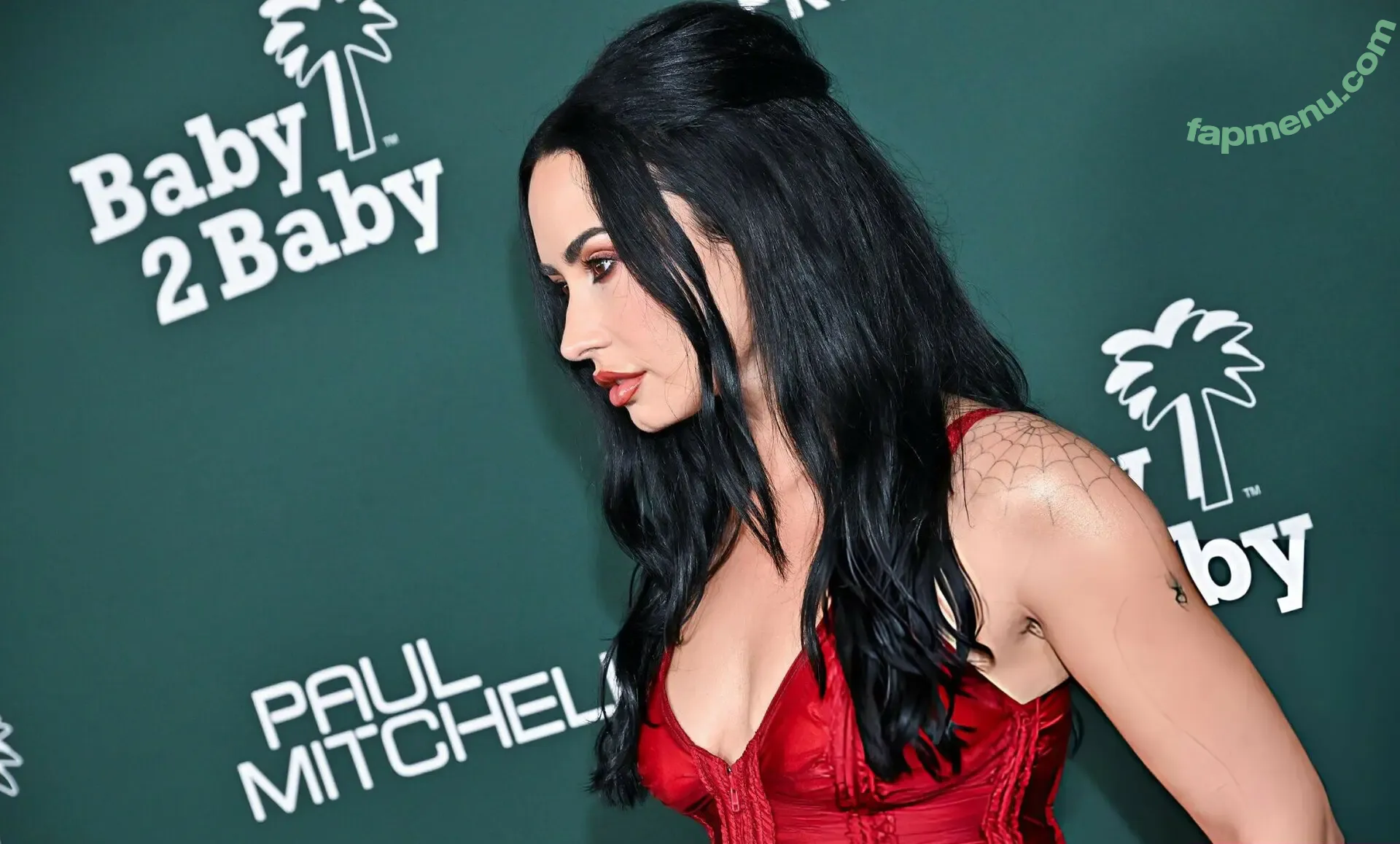 Demi Lovato nude photo #1276 (ddlovato)