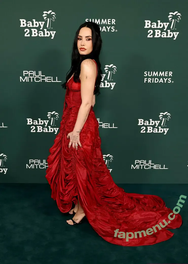 Demi Lovato nude photo #1283 (ddlovato)