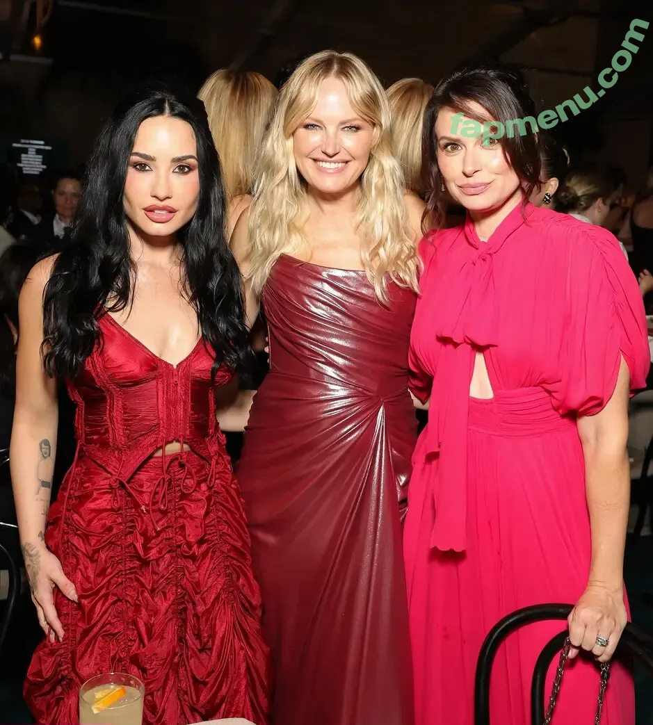 Demi Lovato nude photo #1288 (ddlovato)