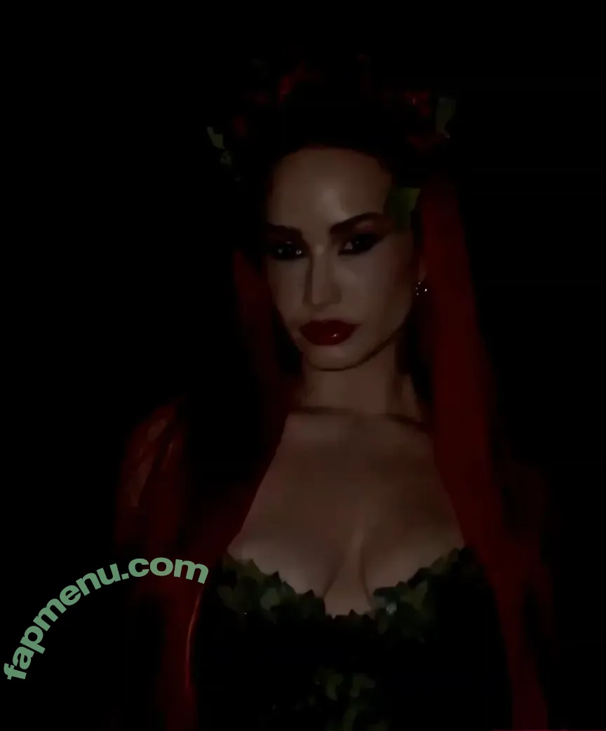 Demi Lovato nude photo #1294 (ddlovato)
