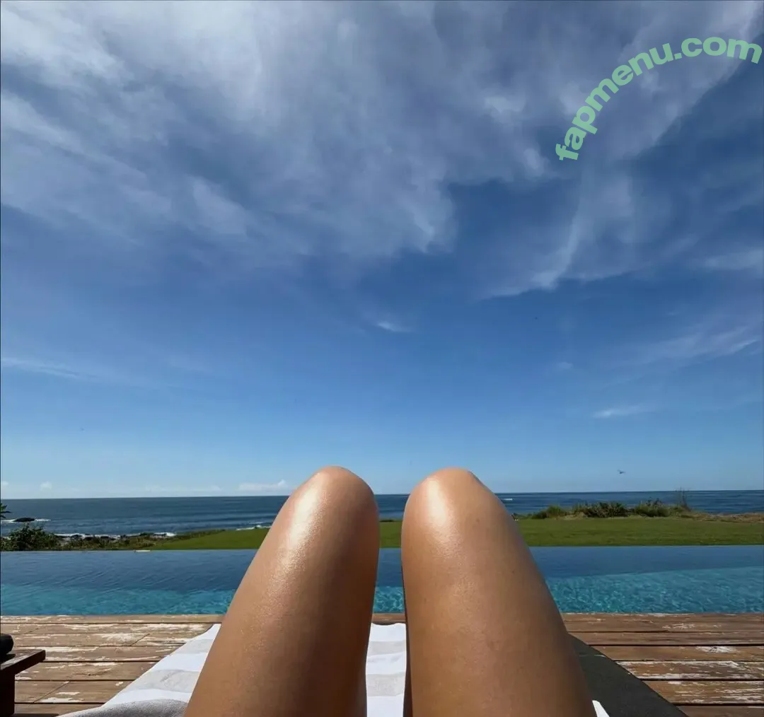 Demi Lovato nude photo #1325 (ddlovato)