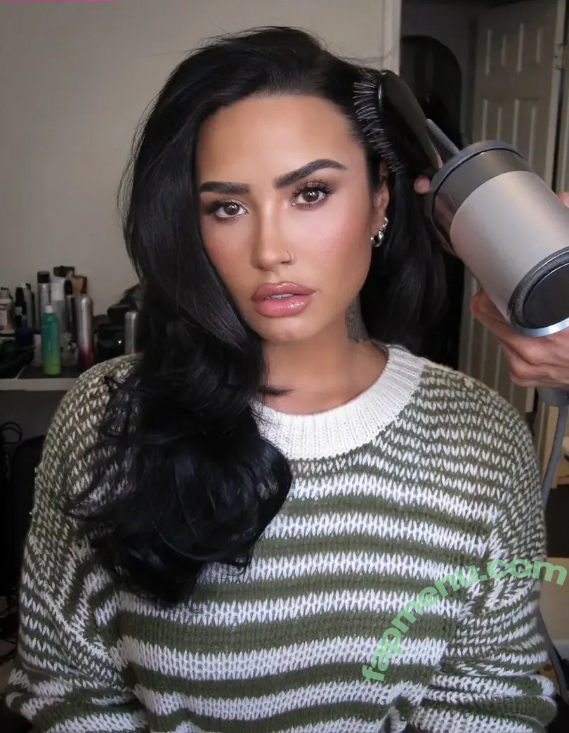 Demi Lovato nude photo #1327 (ddlovato)