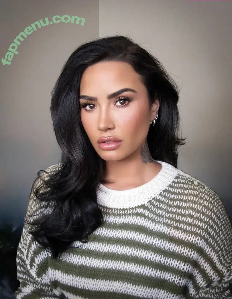 Demi Lovato nude photo #1328 (ddlovato)