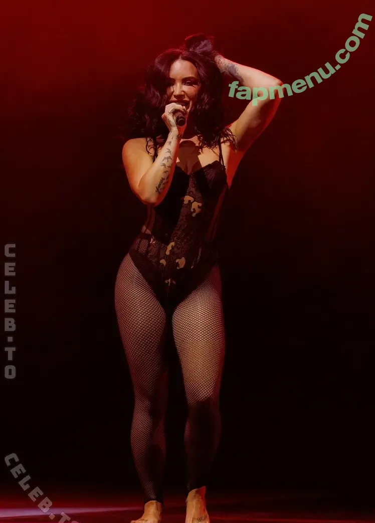 Demi Lovato nude photo #1337 (ddlovato)