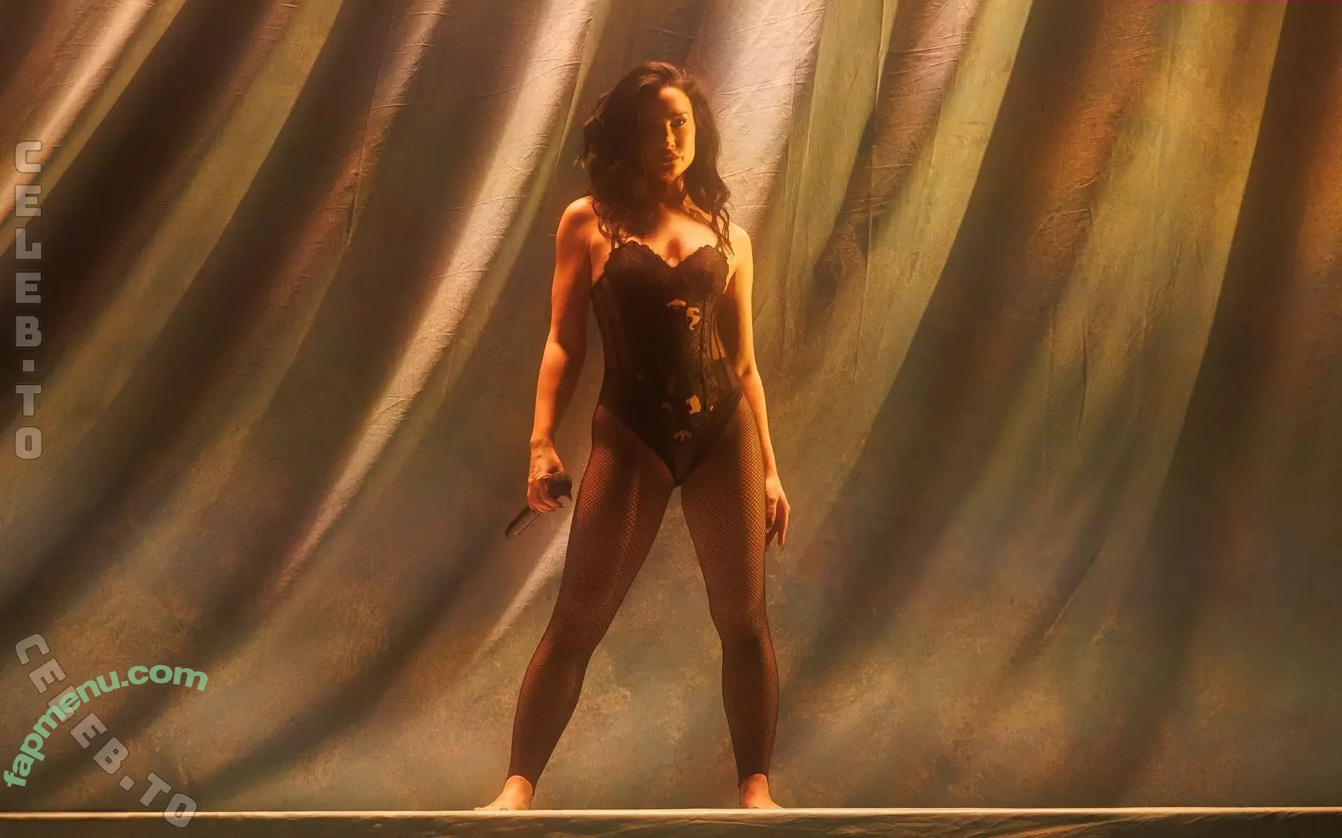 Demi Lovato nude photo #1338 (ddlovato)