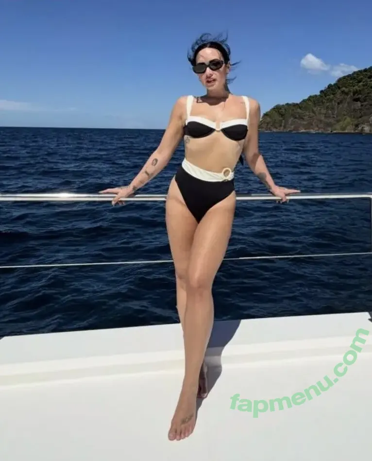 Demi Lovato nude photo #1346 (ddlovato)