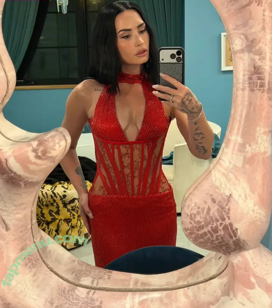 Demi Lovato nude photo #1370 (ddlovato)