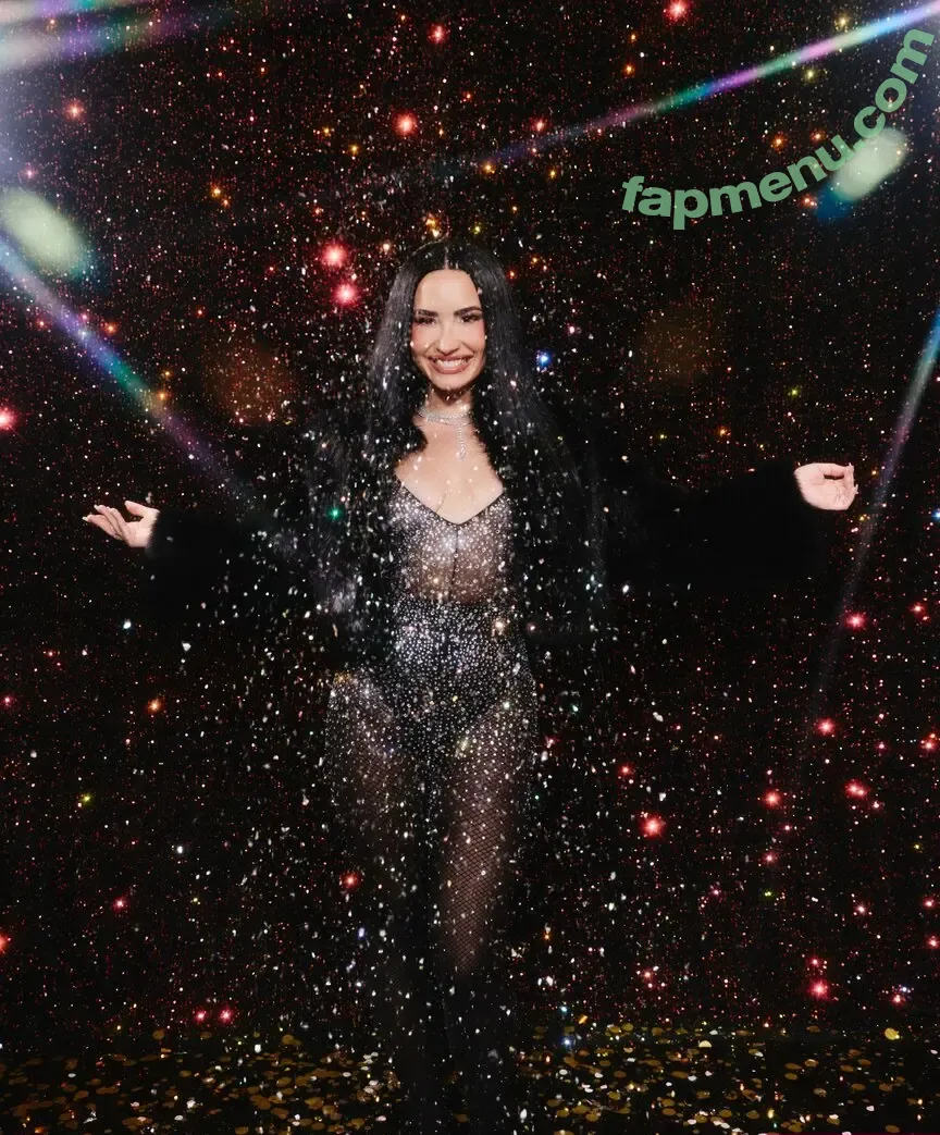 Demi Lovato nude photo #1380 (ddlovato)