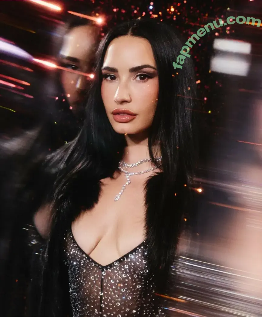 Demi Lovato nude photo #1383 (ddlovato)