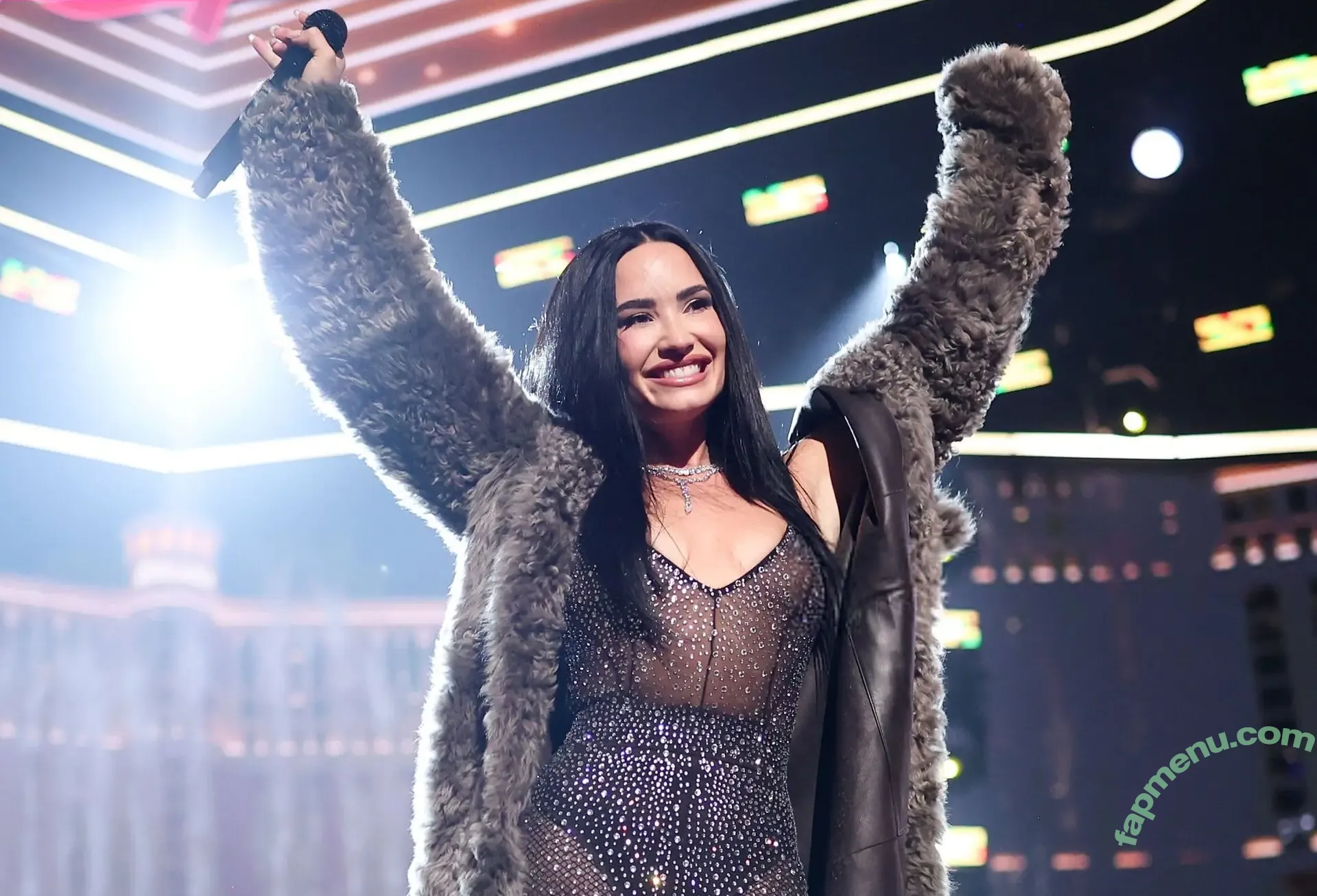 Demi Lovato nude photo #1416 (ddlovato)