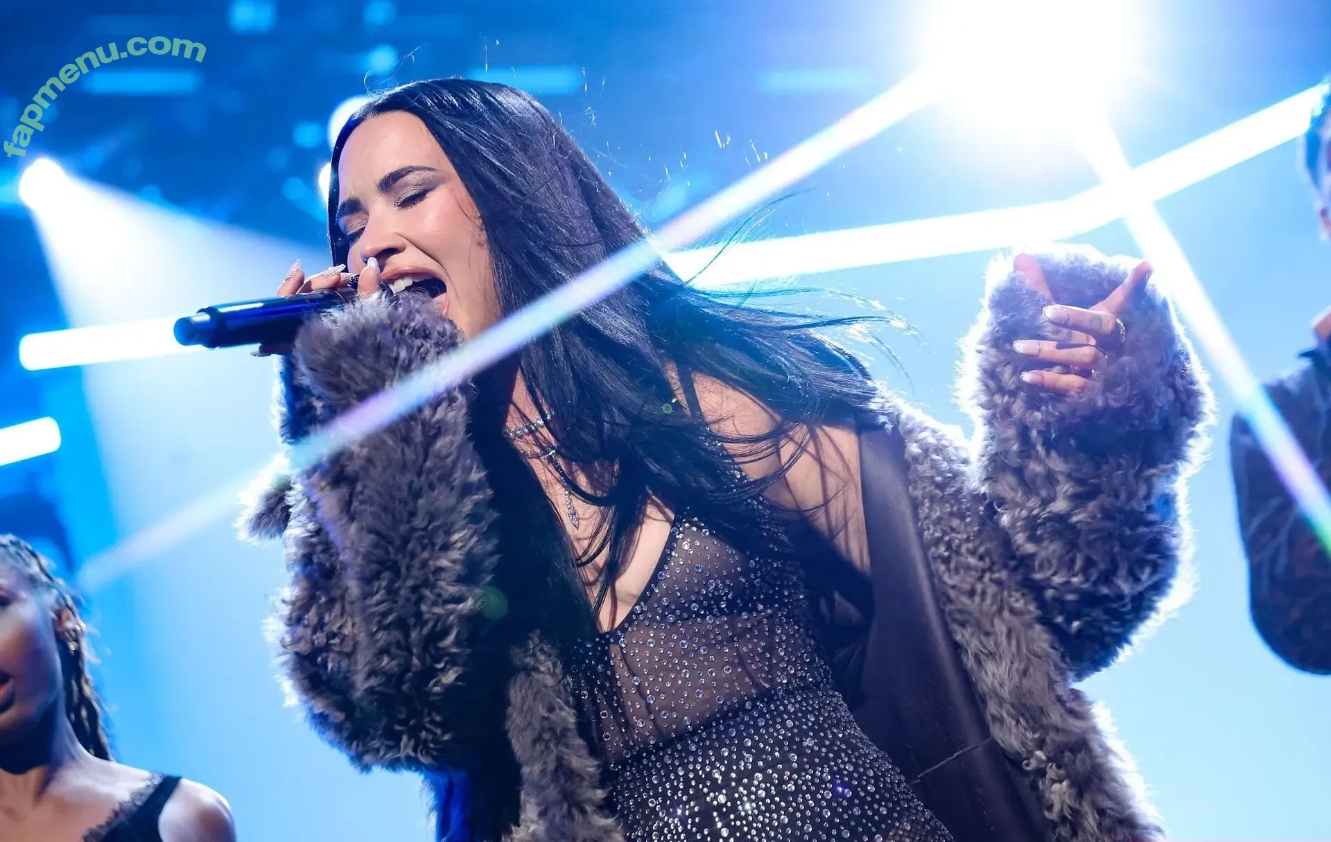 Demi Lovato nude photo #1418 (ddlovato)