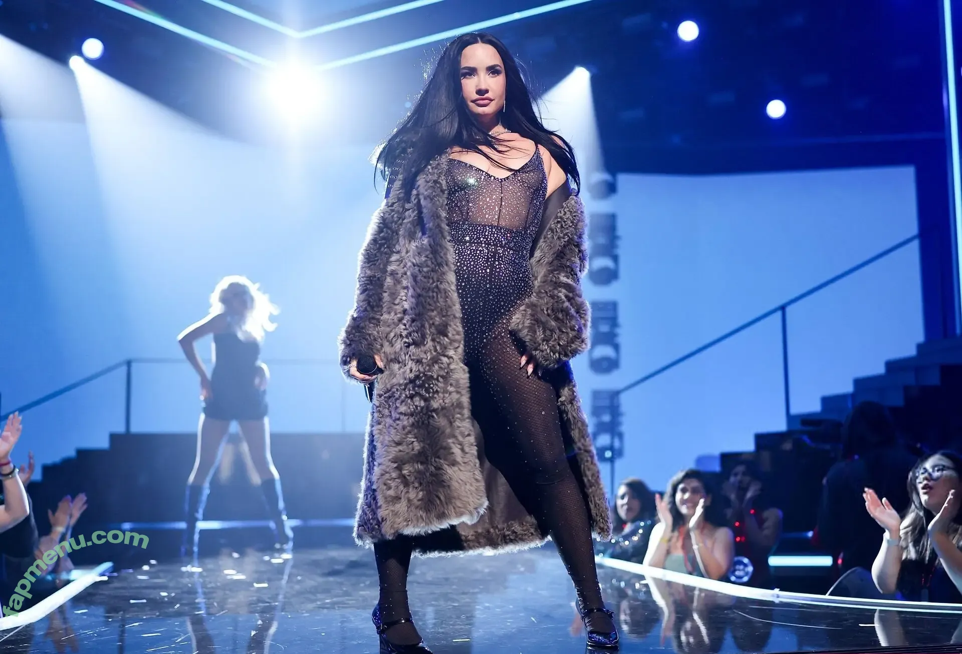 Demi Lovato nude photo #1423 (ddlovato)