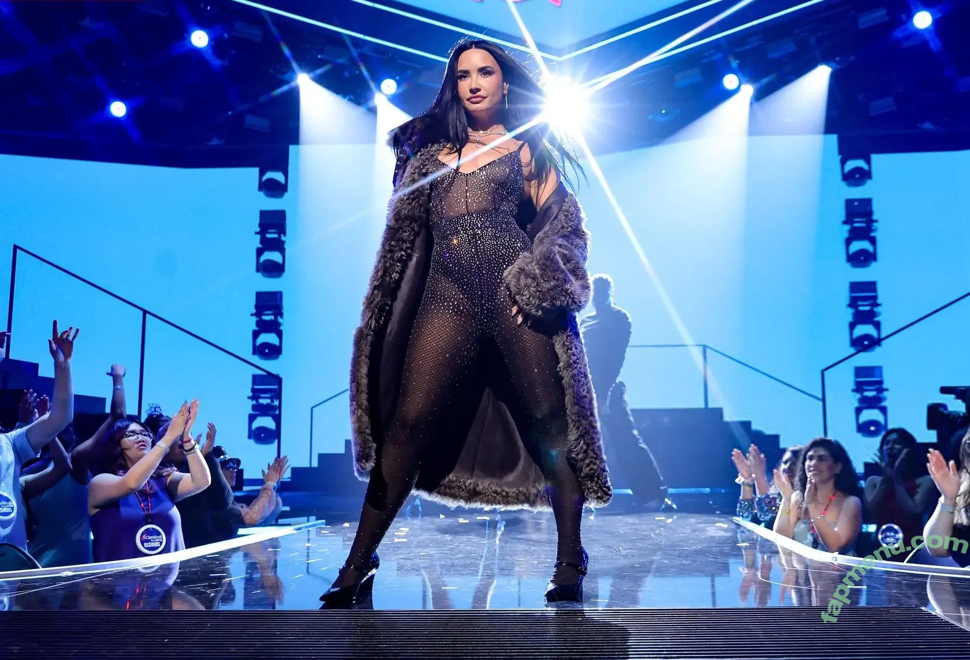 Demi Lovato nude photo #1426 (ddlovato)