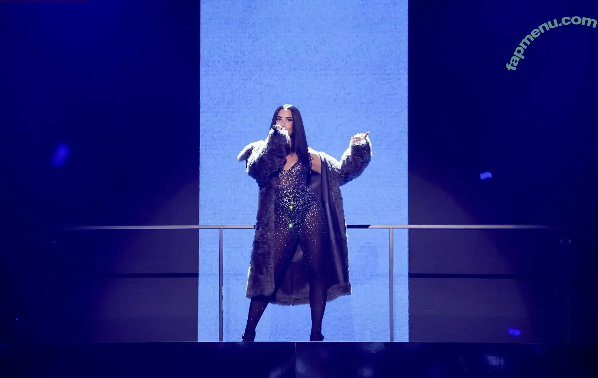 Demi Lovato nude photo #1427 (ddlovato)