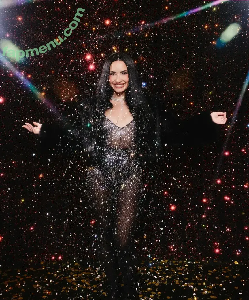 Demi Lovato nude photo #1437 (ddlovato)