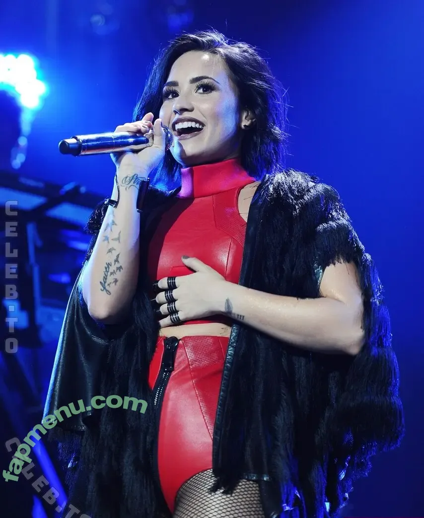 Demi Lovato nude photo #1446 (ddlovato)