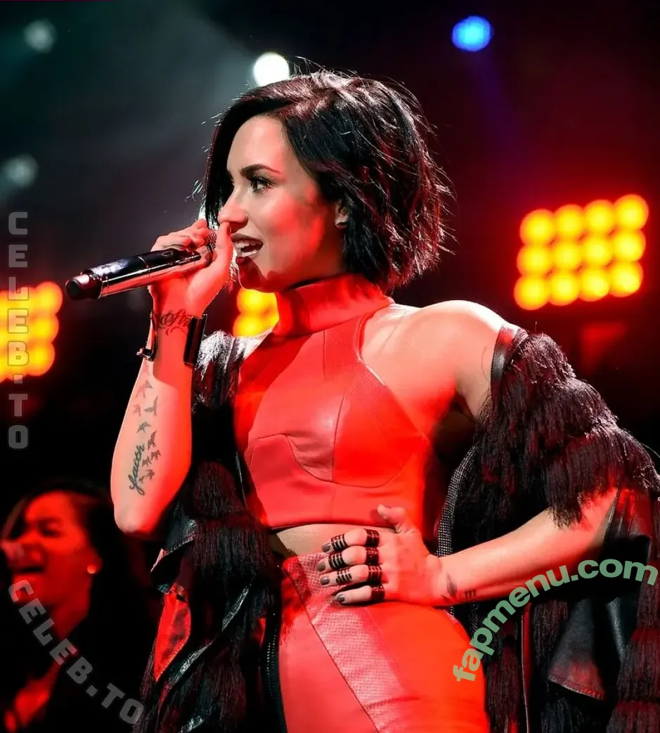 Demi Lovato nude photo #1452 (ddlovato)