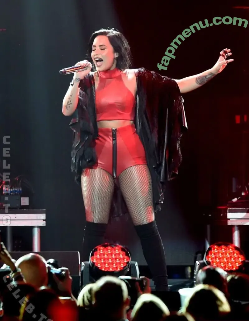 Demi Lovato nude photo #1456 (ddlovato)