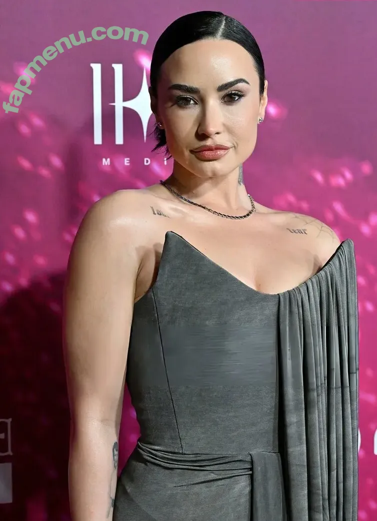 Demi Lovato nude photo #1476 (ddlovato)