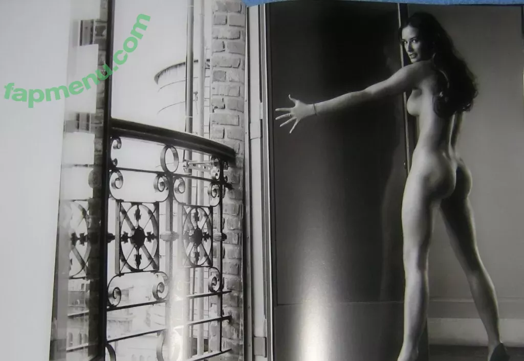 Demi Moore nude photo #0216 (demimoore / justdemi / kyliedemi)
