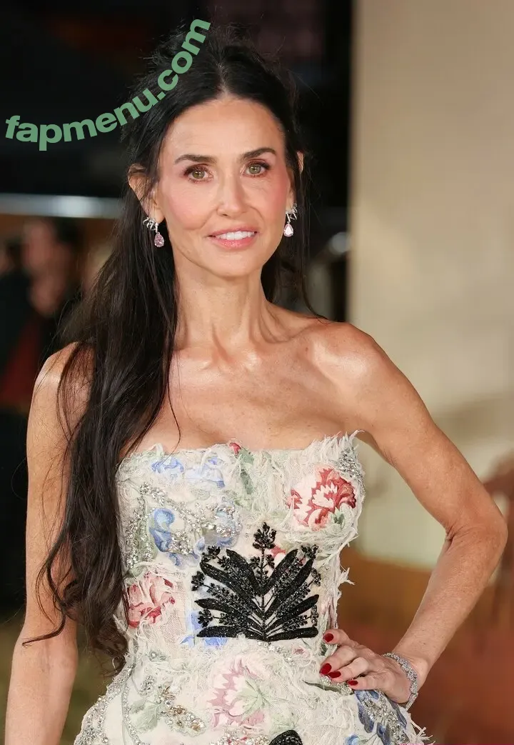 Demi Moore nude photo #0962 (demimoore / justdemi / kyliedemi)