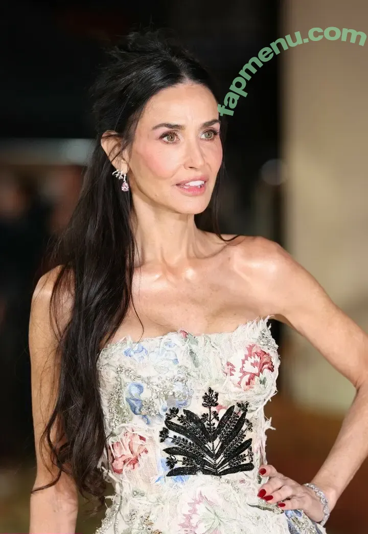 Demi Moore nude photo #0966 (demimoore / justdemi / kyliedemi)