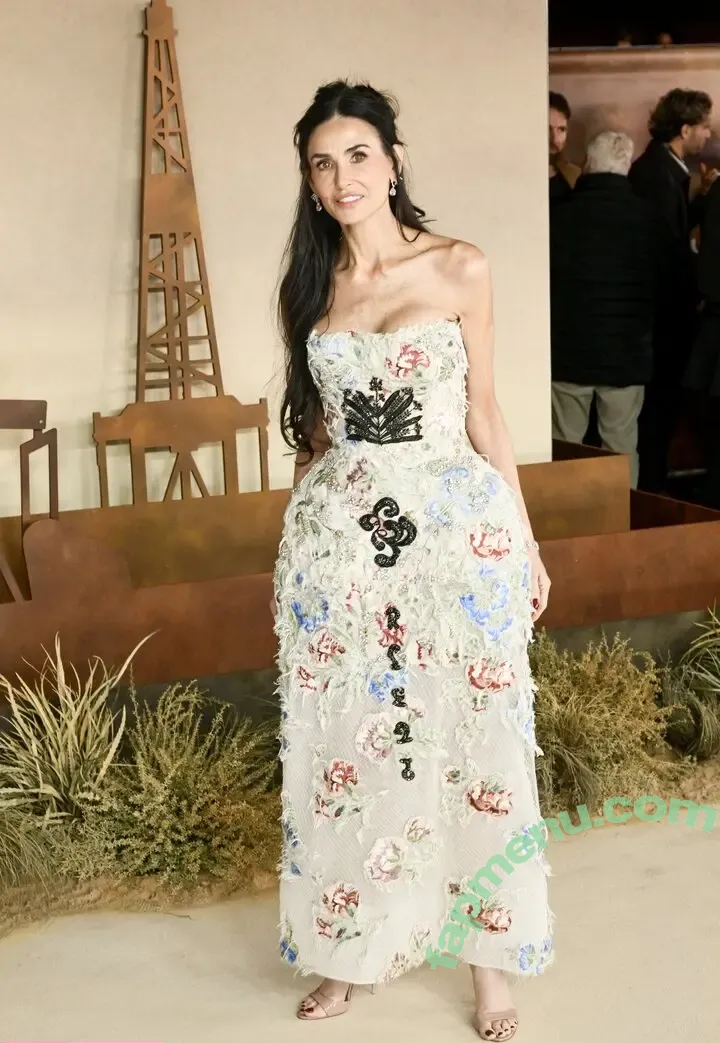 Demi Moore nude photo #0974 (demimoore / justdemi / kyliedemi)